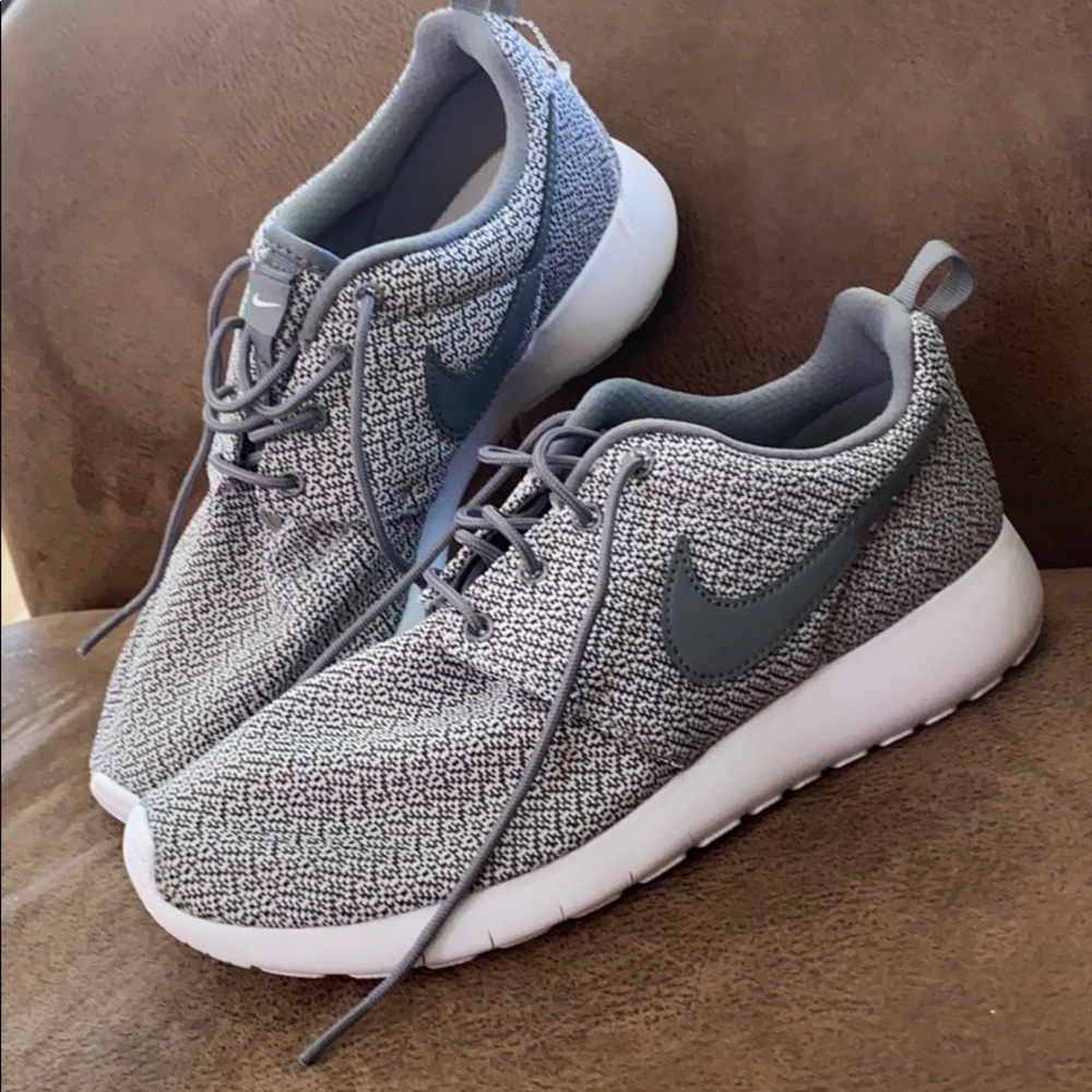 Nike Roshe Run NWOT
